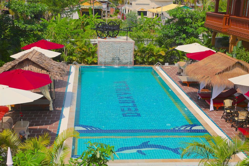 Delux Villa Battambang Exteriör bild