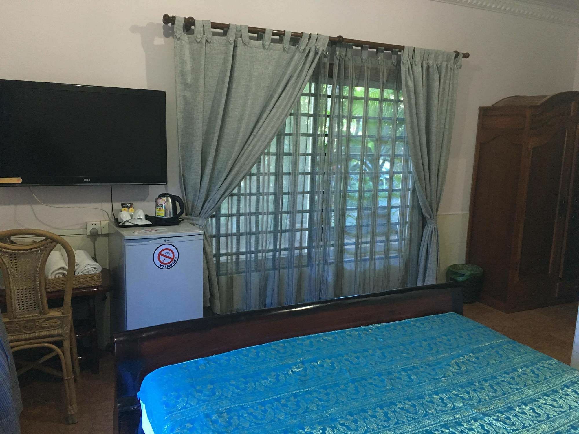 Delux Villa Battambang Exteriör bild